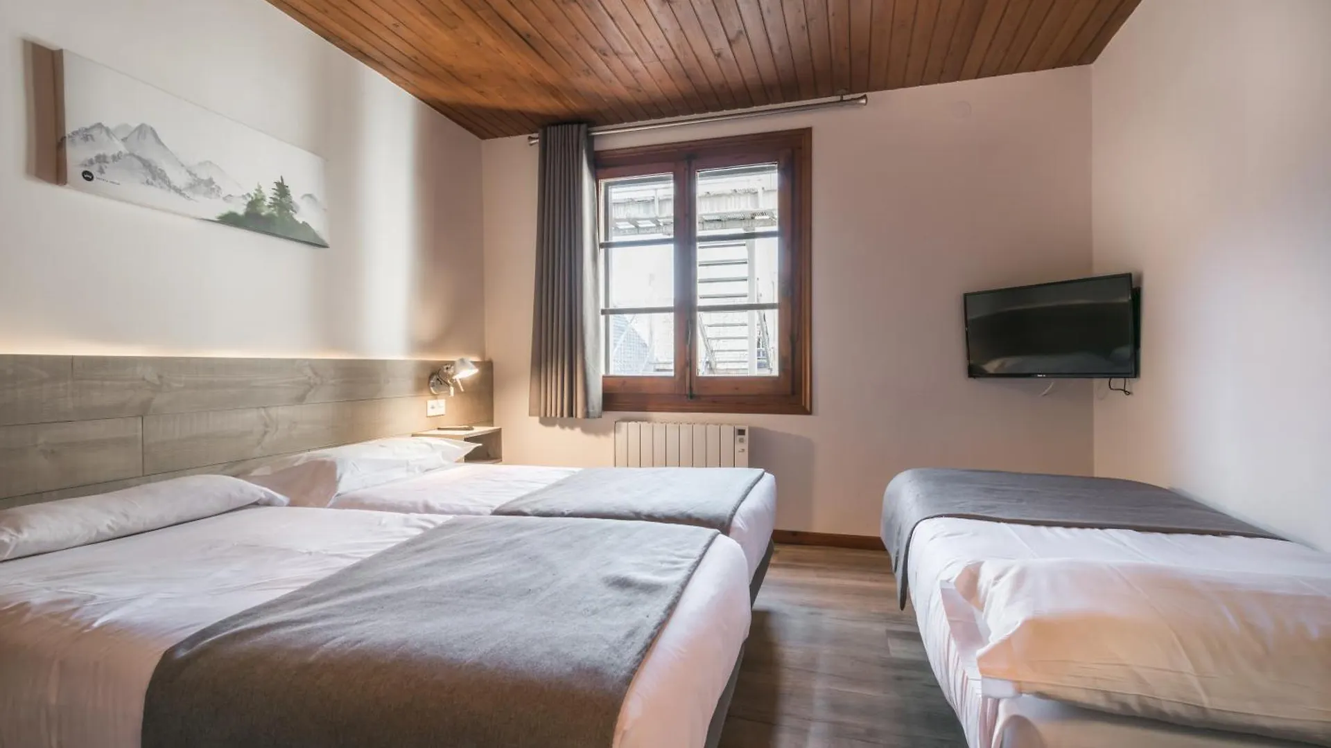 Hotel Snoe Mont Romies Salardu 2*,  Spain