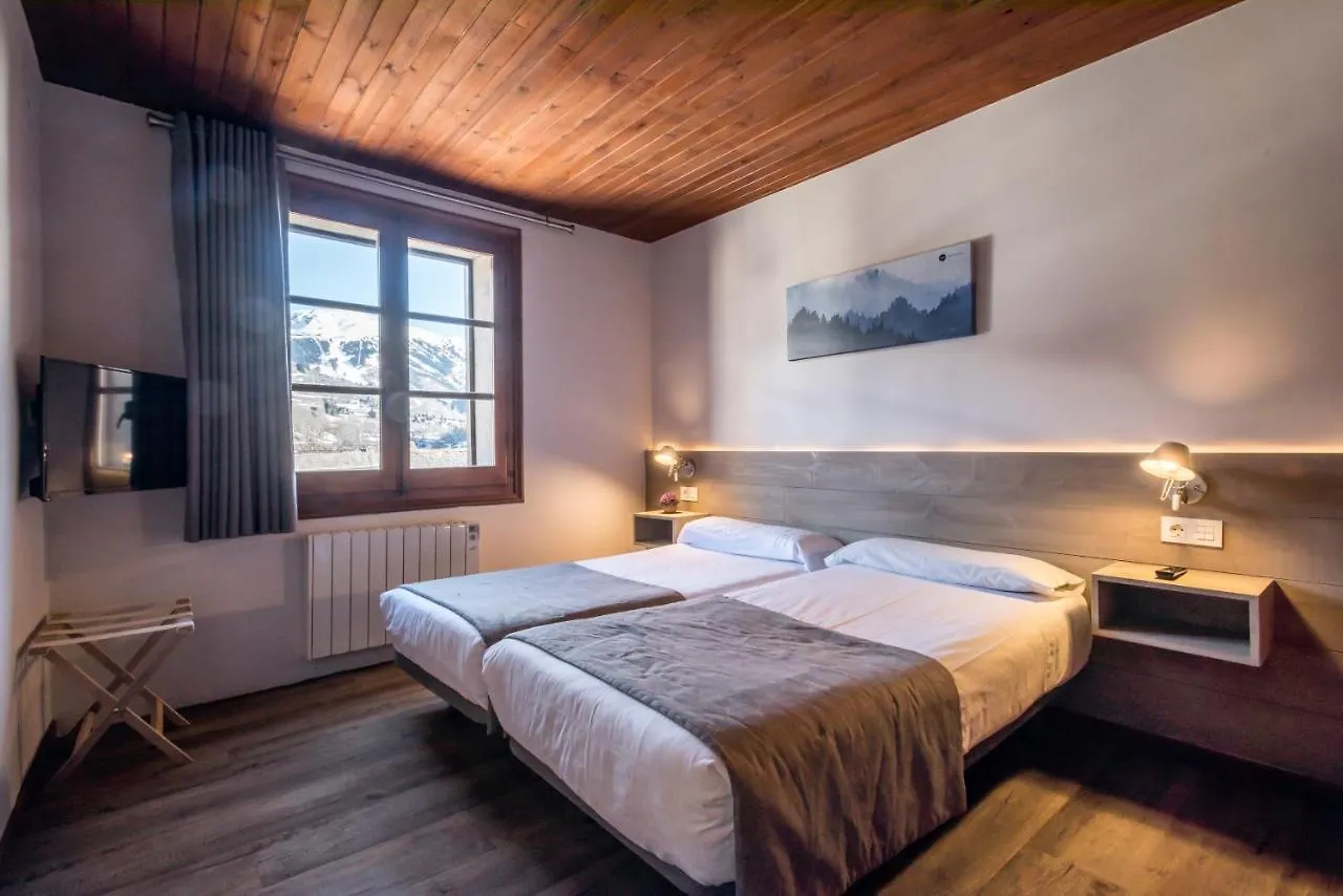 Hotel Snoe Mont Romies Salardu 2*,