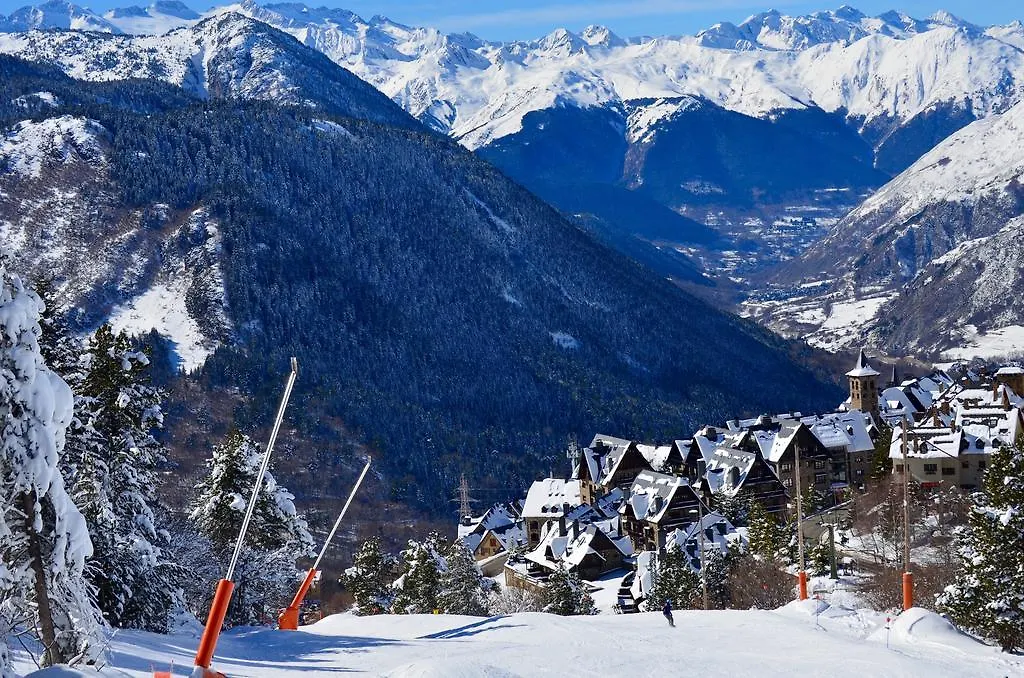Hotel Snoe Mont Romies Salardu Spain